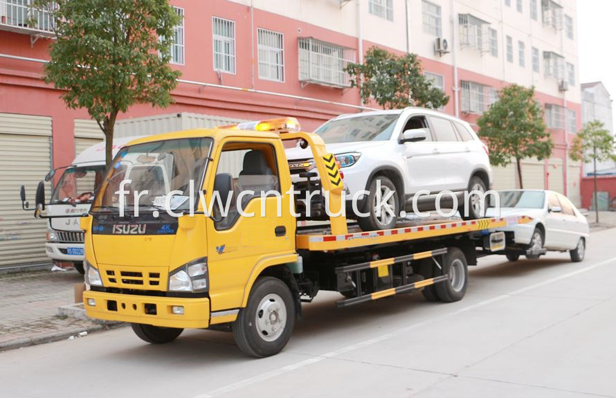 ISUZU road wrecker